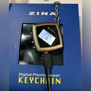 Zina rechargeable photo keychain